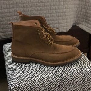 Brown suedes lace boot